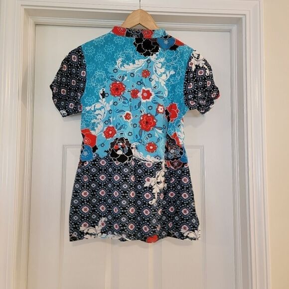 WonderWink Women's Floral V-neck Scrubs Top Small - Picture 2 of 4